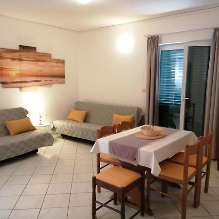 Apartments Ria Baska Voda Ruang foto